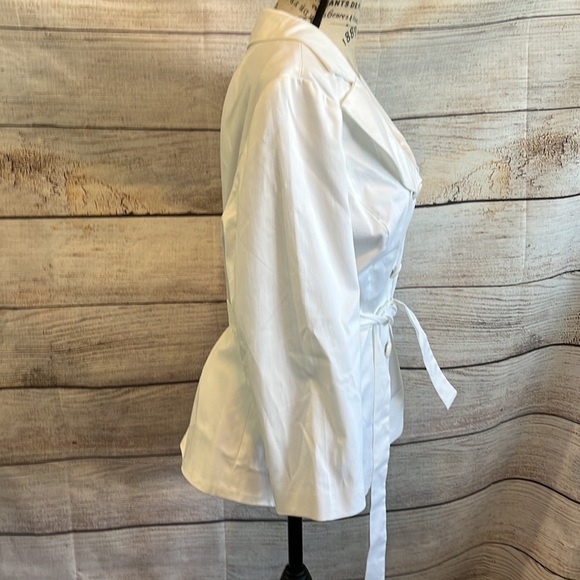 Sandro Sportswear Jacket NWT Round Collar Belt White Size Large - Picture 4 of 10